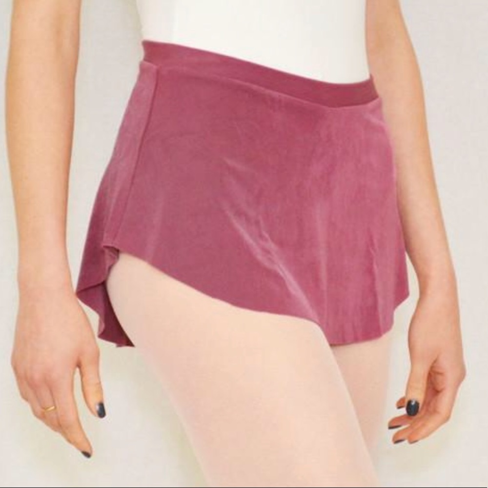 Bullet Pointe Skirt